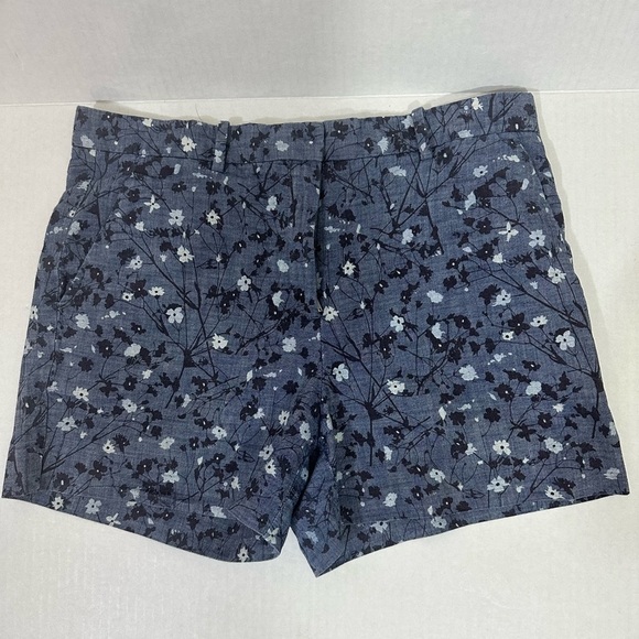 Gap sz 10. EUC shorts ditsy print in blue and pastel print - Picture 7 of 11